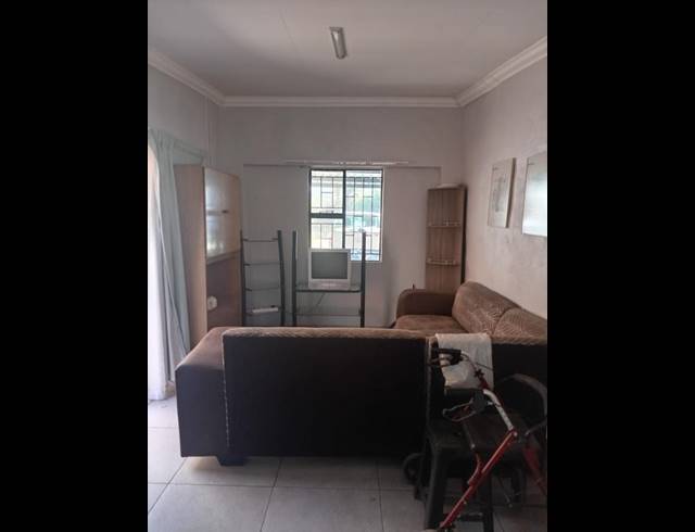 2 BEDROOM PROPERTY TO RENT IN CLAREMONT